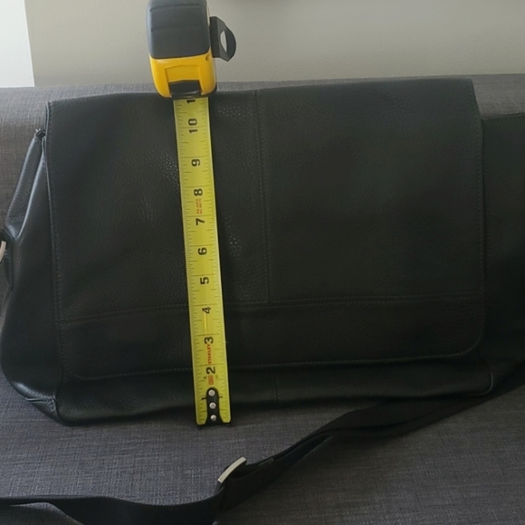 NWOT Bosca messenger bag, black - Picture 8 of 15